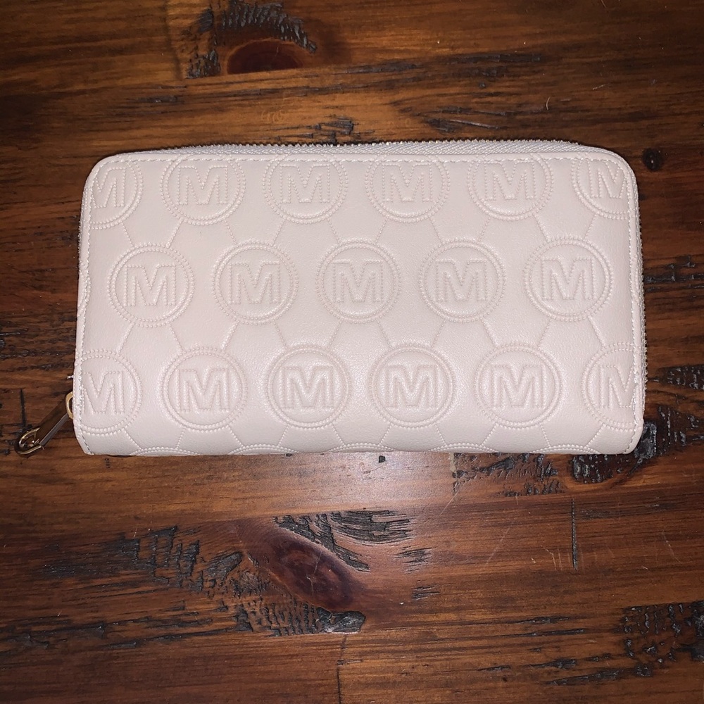 Cream wallet